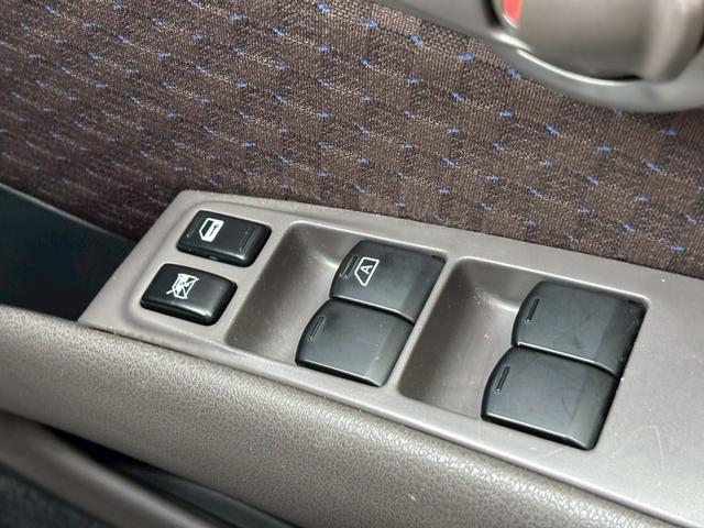 マーチ 12S ETC車載器 禁煙 パワーウインドウ パワーステアリング マニュアルエアコン 運転席助手席エアバッグ 衝突安全ボディ ABS エアバック キ-レス(17枚目)