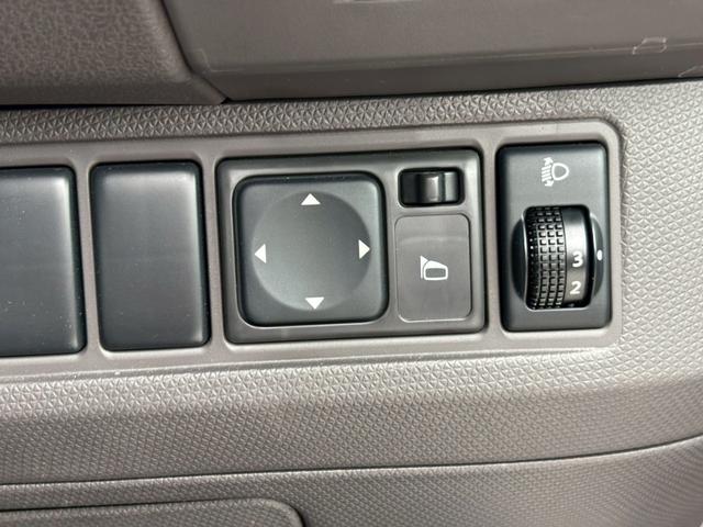 マーチ 12S ETC車載器 禁煙 パワーウインドウ パワーステアリング マニュアルエアコン 運転席助手席エアバッグ 衝突安全ボディ ABS エアバック キ-レス(19枚目)