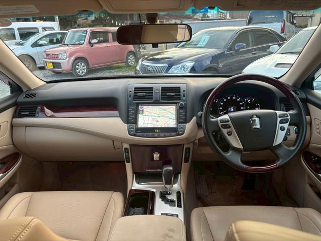 クラウン 2.5ロイヤルサルーン アニバーサリーED レザーシート メーカーナビ バックモニター フルセグTV ETC プッシュスタート パワーシート サンシェード(4枚目)