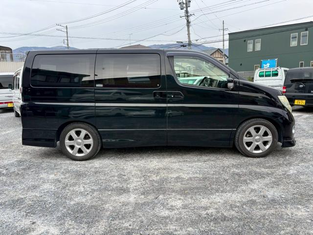 エルグランド 250ハイウェイSブラックレザーアーバンセレ 4WD ナビ ETC 前席シートヒーター Bカメラ パワーシート 両側電動スライド スマートキー 皮シート(3枚目)