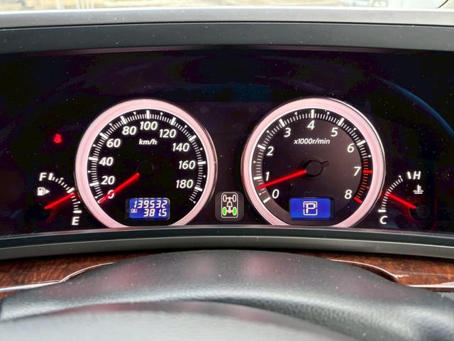 エルグランド 250ハイウェイSブラックレザーアーバンセレ 4WD ナビ ETC 前席シートヒーター Bカメラ パワーシート 両側電動スライド スマートキー 皮シート(9枚目)