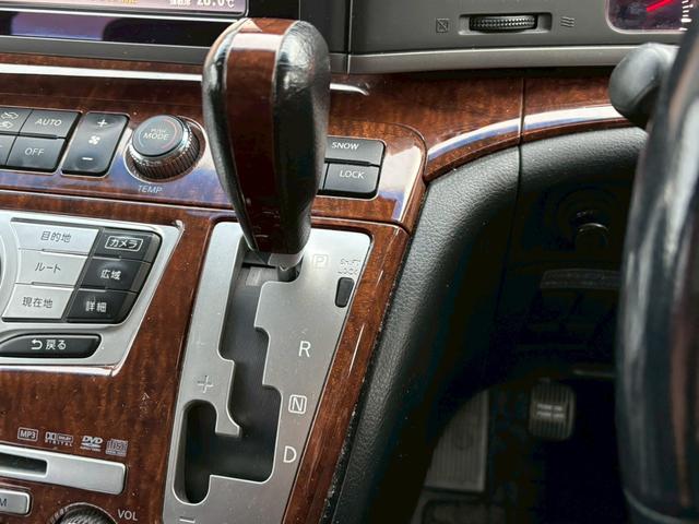 エルグランド 250ハイウェイSブラックレザーアーバンセレ 4WD ナビ ETC 前席シートヒーター Bカメラ パワーシート 両側電動スライド スマートキー 皮シート(14枚目)