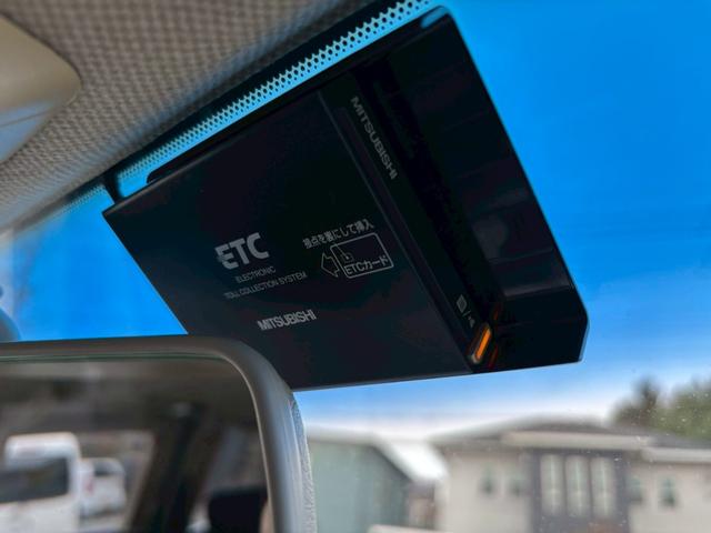 エルグランド 250ハイウェイSブラックレザーアーバンセレ 4WD ナビ ETC 前席シートヒーター Bカメラ パワーシート 両側電動スライド スマートキー 皮シート(22枚目)