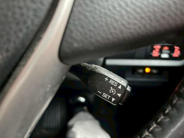 ヴォクシー ZS 煌 11インチアルパインナビ フリップダウン TV ETC バックカメラ Aライト 衝突安全ボディ フルフラットシート 盗難防止装置 スマートエントリー LEDヘッドライト ダブルエアコン キーレス(20枚目)