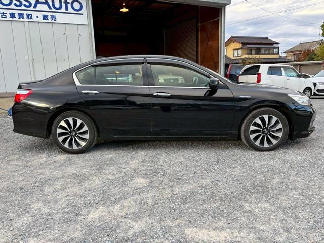 アコードハイブリッド EX 純正ナビ&フルセグTV 純正アルミ バックモニター LEDヘッドライト ETC 衝突軽減システム 盗難防止装置 アイドリングストップ USB ABS 車線逸脱警報 横滑防止 Aクルコン PWシート(3枚目)