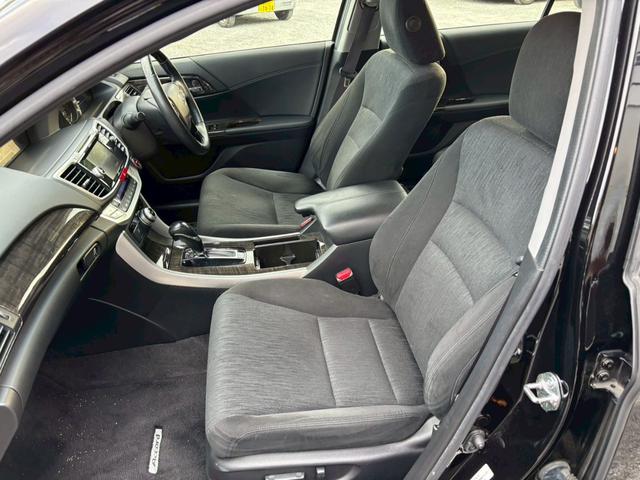 アコードハイブリッド EX 純正ナビ&フルセグTV 純正アルミ バックモニター LEDヘッドライト ETC 衝突軽減システム 盗難防止装置 アイドリングストップ USB ABS 車線逸脱警報 横滑防止 Aクルコン PWシート(6枚目)