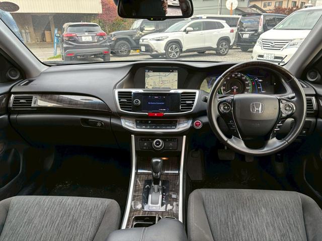 アコードハイブリッド EX 純正ナビ&フルセグTV 純正アルミ バックモニター LEDヘッドライト ETC 衝突軽減システム 盗難防止装置 アイドリングストップ USB ABS 車線逸脱警報 横滑防止 Aクルコン PWシート(8枚目)