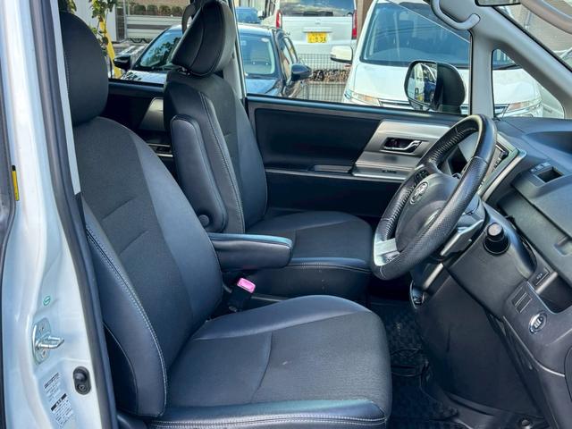 ヴォクシー ZS 煌III フロントモデリスタエアロ ハーフレザー アルパインナビ アルパインフリップダウンモニター 両側パワースライドドア バックモニター プッシュスタートボタン スペアキー(5枚目)