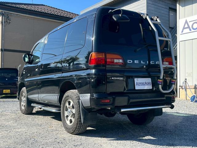 デリカスペースギア ２０ｔｈアニバーサリーリミテッド　４ＷＤ　ナビ　フルセグＴＶ　バックカメラ　ＥＴＣ　キーレス（3枚目）