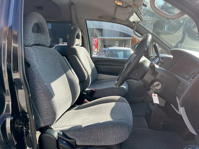 デリカスペースギア ２０ｔｈアニバーサリーリミテッド　４ＷＤ　ナビ　フルセグＴＶ　バックカメラ　ＥＴＣ　キーレス（5枚目）