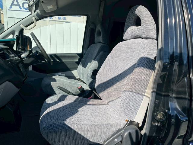 デリカスペースギア ２０ｔｈアニバーサリーリミテッド　４ＷＤ　ナビ　フルセグＴＶ　バックカメラ　ＥＴＣ　キーレス（6枚目）