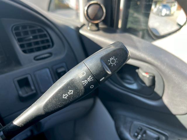 デリカスペースギア ２０ｔｈアニバーサリーリミテッド　４ＷＤ　ナビ　フルセグＴＶ　バックカメラ　ＥＴＣ　キーレス（16枚目）
