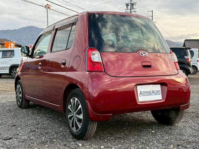 総額表示は店頭納車の総額になります。県外の方には別途登録・陸送費が必要です。