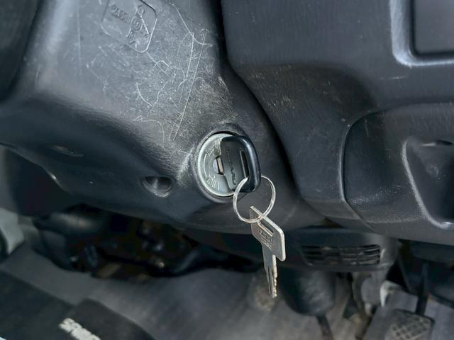 サンバートラック ＴＢ　４ＤＷ　ＭＴ車　三方開（9枚目）