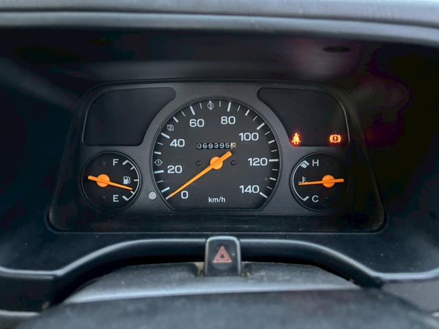 サンバートラック ＴＢ　４ＤＷ　ＭＴ車　三方開（10枚目）