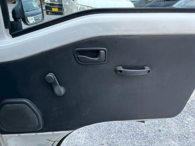 サンバートラック ＴＢ　４ＤＷ　ＭＴ車　三方開（17枚目）