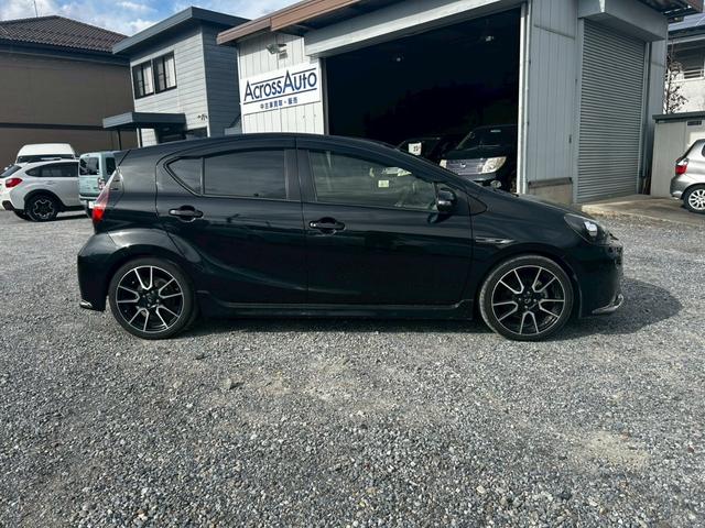 アクア Ｇ　Ｇ’ｓ　トヨタセーフティ　ハーフレザー　ナビ　フルセグ　バックモニター　ＬＥＤヘッドライト　プッシュスタートボタン　Ｇｓホイール　クルーズコントロール　ＥＴＣ　オートマチックハイビーム（3枚目）