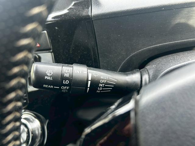 アクア Ｇ　Ｇ’ｓ　トヨタセーフティ　ハーフレザー　ナビ　フルセグ　バックモニター　ＬＥＤヘッドライト　プッシュスタートボタン　Ｇｓホイール　クルーズコントロール　ＥＴＣ　オートマチックハイビーム（18枚目）