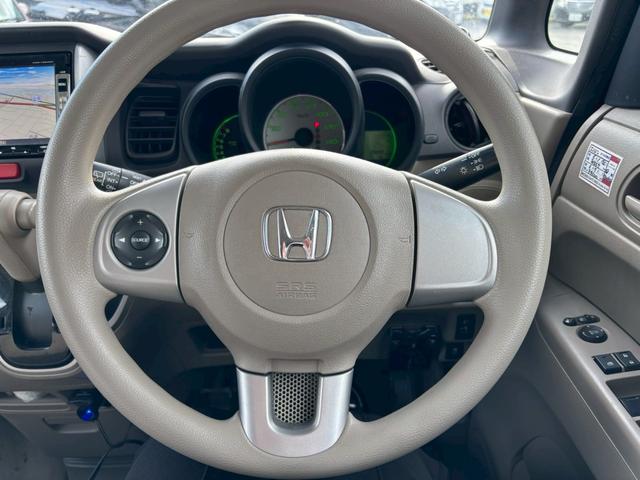 Ｎ－ＢＯＸ Ｇ・Ｌパッケージ　４ＷＤ　ナビＴＶ　両側スライド　冬タイヤ付き　バックカメラ付き　ＥＴＣ　エアバック　ベンチシート　Ｗエアバック　パワーウインド（10枚目）