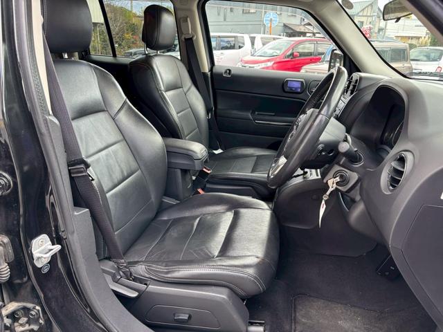 ジープ・パトリオット リミテッド　フルタイム４ＷＤ　　オーディオ　サンルーフ　ルーフレール　冬タイヤ付き　　Ｓカメラ　オートクルーズコントロール　運転席パワーシート　本革　エアコン　パワーウィンドウ　盗難防止システム（4枚目）