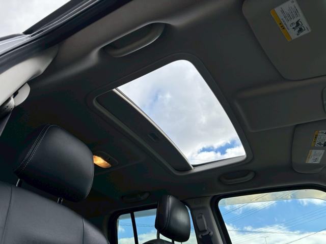 ジープ・パトリオット リミテッド　フルタイム４ＷＤ　　オーディオ　サンルーフ　ルーフレール　冬タイヤ付き　　Ｓカメラ　オートクルーズコントロール　運転席パワーシート　本革　エアコン　パワーウィンドウ　盗難防止システム（13枚目）