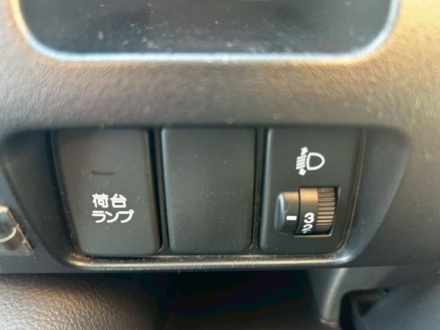 アクティトラック ＳＤＸ　４ＷＤ　ＭＴ車　オーディオ　エアコン　パワステ　エアバック（16枚目）