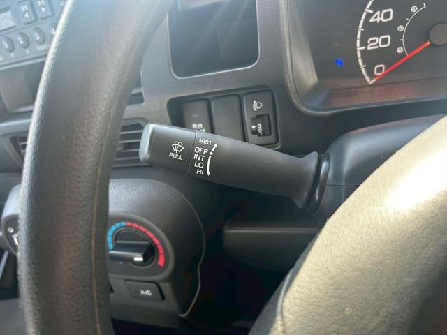 アクティトラック ＳＤＸ　４ＷＤ　ＭＴ車　オーディオ　エアコン　パワステ　エアバック（17枚目）