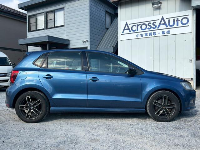 ポロ ブルーＧＴ　ナビ＆ＴＶ　冬タイヤ付き　バックカメラ　クルーズコントロール　ハーフレザーシート　禁煙車　ＥＴＣ　オートエアコン　サイドエアバッグ　ＢＴ接続（3枚目）