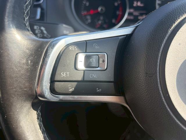 ポロ ブルーＧＴ　ナビ＆ＴＶ　冬タイヤ付き　バックカメラ　クルーズコントロール　ハーフレザーシート　禁煙車　ＥＴＣ　オートエアコン　サイドエアバッグ　ＢＴ接続（12枚目）