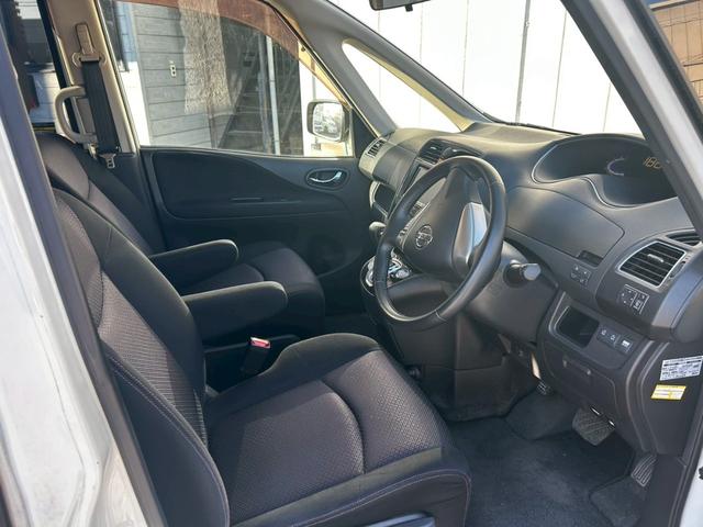 セレナ ハイウェイスター ハイウェイスター(8名) 4WD ナビ TV 両側パワースライドドア バックモニター ETC スマートキー プッシュスタートボタン クルーズコントロール(4枚目)