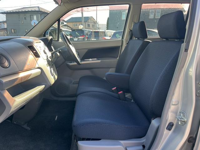 ワゴンＲ ＦＸリミテッドＩＩ　４ＷＤ　ＰＷ　ＡＣ　運転席エアバック　盗難防止　ＡＢＳ付き　ベンチシート　キーフリー　パワステ　シートヒーター付き　フルフラット　Ｗエアバック　衝突安全ボディ（6枚目）