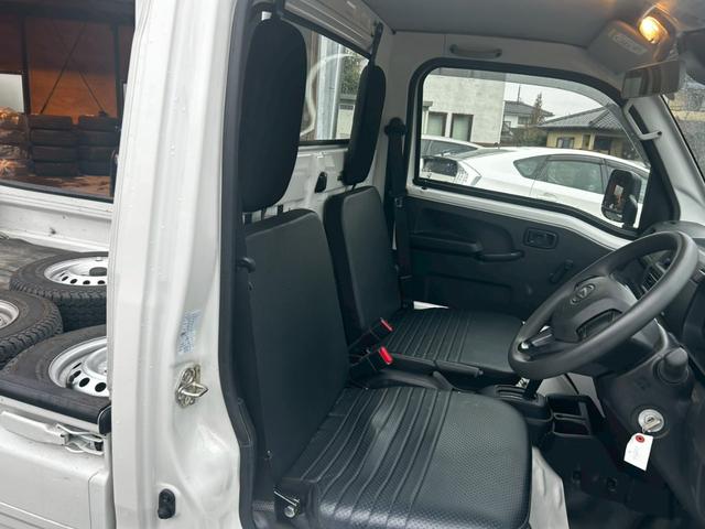 ハイゼットトラック スタンダード　農用スペシャル　スマートアシスト　エアコン　パワーステアリング　オーディオ　　デフロック　オート４ＷＤ　アイドリングストップ　ヘッドライトレベライザー　ＥＴＣ（5枚目）