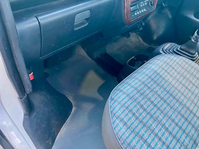 アクティトラック ＳＤＸ　４ＷＤ　軽トラック　ＭＴ　エアコン　パワーステアリング　運転席エアバッグ（31枚目）