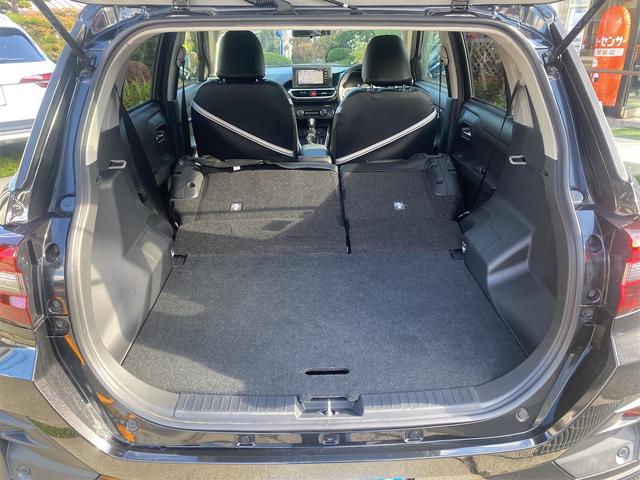 ライズ Ｚ　ハイブリッド／スタッドレスタイヤ付／ワンオーナー／禁煙車／純正ナビ／バックカメラ／Ｂｌｕｅｔｏｏｔｈ／ＥＴＣ／レーダークルーズコントロール／ＬＥＤヘッドライト／シートヒーター／純正１７ＡＷ（19枚目）