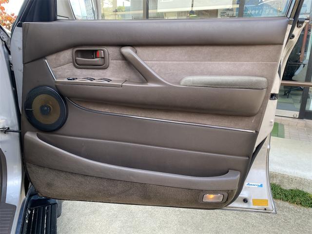 ランドクルーザー８０ ＶＸリミテッド　最終型／１ナンバー登録／ＡＡＲシート／純正シート有／タイミングベルト交換ステッカー／買取直販車／サンルーフ／カロッツェリアナビ／バックカメラ／デジタルインナーミラー／ドラレコ／キーレス／ＥＴＣ／（10枚目）