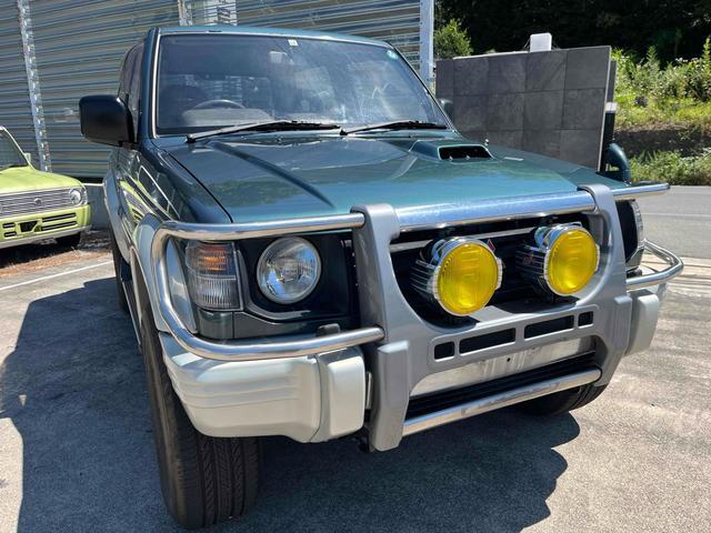パジェロ ワイド　ＸＲ－ＩＩ　４ＷＤ　ターボ　アルミホイール　５速マニュアル　ＣＤ　エアコン　パワーウィンドウ　パワーステアリング　グリルガード　フォグ（12枚目）