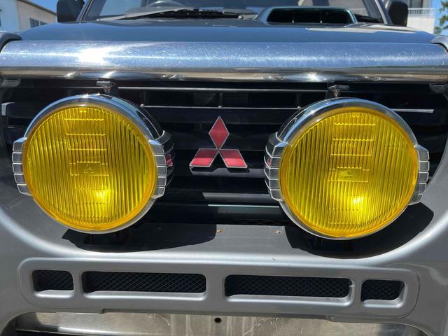 パジェロ ワイド　ＸＲ－ＩＩ　４ＷＤ　ターボ　アルミホイール　５速マニュアル　ＣＤ　エアコン　パワーウィンドウ　パワーステアリング　グリルガード　フォグ（16枚目）