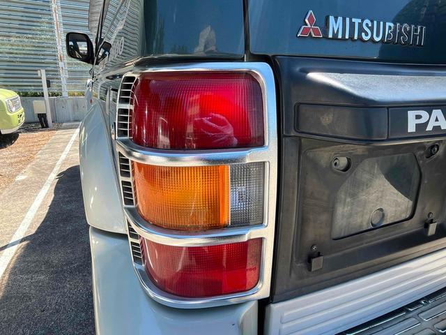 パジェロ ワイド　ＸＲ－ＩＩ　４ＷＤ　ターボ　アルミホイール　５速マニュアル　ＣＤ　エアコン　パワーウィンドウ　パワーステアリング　グリルガード　フォグ（28枚目）