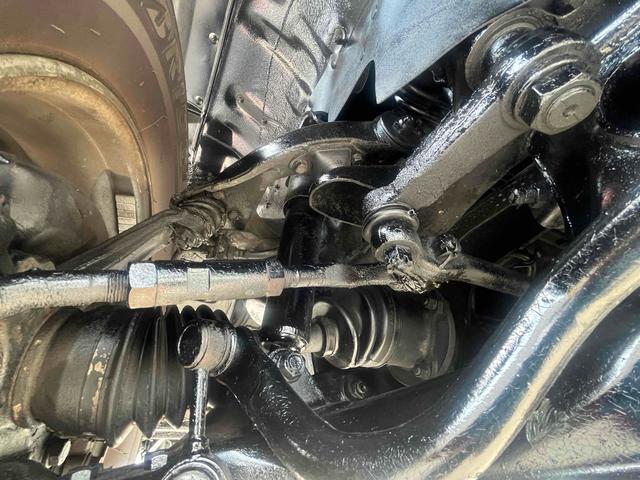 パジェロ ワイド　ＸＲ－ＩＩ　４ＷＤ　ターボ　アルミホイール　５速マニュアル　ＣＤ　エアコン　パワーウィンドウ　パワーステアリング　グリルガード　フォグ（56枚目）