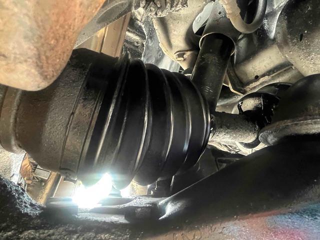 パジェロ ワイド　ＸＲ－ＩＩ　４ＷＤ　ターボ　アルミホイール　５速マニュアル　ＣＤ　エアコン　パワーウィンドウ　パワーステアリング　グリルガード　フォグ（64枚目）