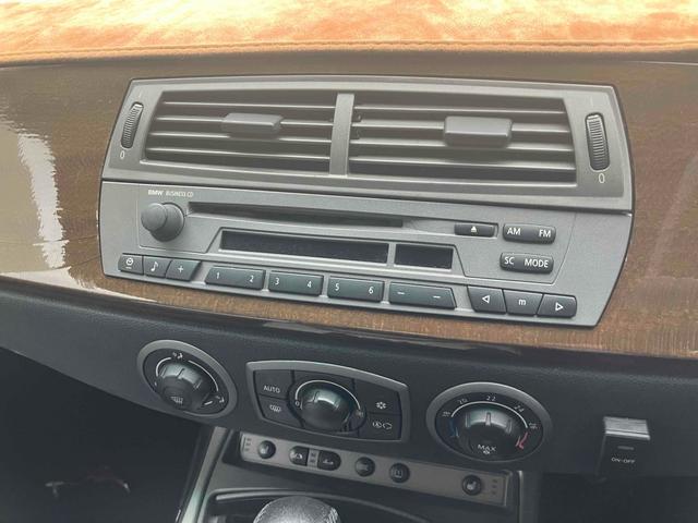 Ｚ４ ２．５ｉ　オープンカー　ＨＩＤ　ＡＴ　キーレスエントリー　シートヒーター　アルミホイール　ＡＢＳ　ＣＤ　エアコン　パワーステアリング　パワーウィンドウ　運転席エアバッグ　助手席エアバッグ　サイドエアバッグ（2枚目）
