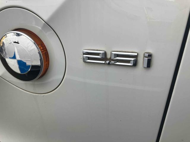 Ｚ４ ２．５ｉ　オープンカー　ＨＩＤ　ＡＴ　キーレスエントリー　シートヒーター　アルミホイール　ＡＢＳ　ＣＤ　エアコン　パワーステアリング　パワーウィンドウ　運転席エアバッグ　助手席エアバッグ　サイドエアバッグ（10枚目）