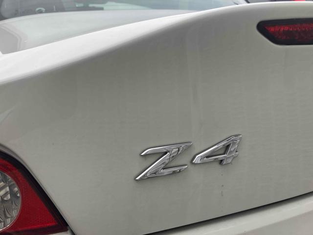 Ｚ４ ２．５ｉ　オープンカー　ＨＩＤ　ＡＴ　キーレスエントリー　シートヒーター　アルミホイール　ＡＢＳ　ＣＤ　エアコン　パワーステアリング　パワーウィンドウ　運転席エアバッグ　助手席エアバッグ　サイドエアバッグ（11枚目）