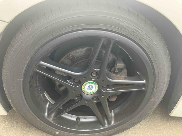 Ｚ４ ２．５ｉ　オープンカー　ＨＩＤ　ＡＴ　キーレスエントリー　シートヒーター　アルミホイール　ＡＢＳ　ＣＤ　エアコン　パワーステアリング　パワーウィンドウ　運転席エアバッグ　助手席エアバッグ　サイドエアバッグ（13枚目）