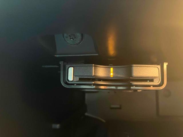 Ｖ６０ 　ＥＴＣ　バックカメラ　ナビ　ＴＶ　オートクルーズコントロール　アルミホイール　オートライト　ＨＩＤ　パワーシート　革シート　ＡＴ　盗難防止システム　ＡＢＳ　ＣＤ　ＵＳＢ　ミュージックプレイヤー接続可（6枚目）