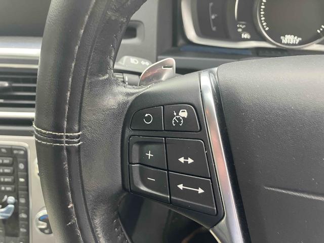 Ｖ６０ 　ＥＴＣ　バックカメラ　ナビ　ＴＶ　オートクルーズコントロール　アルミホイール　オートライト　ＨＩＤ　パワーシート　革シート　ＡＴ　盗難防止システム　ＡＢＳ　ＣＤ　ＵＳＢ　ミュージックプレイヤー接続可（8枚目）