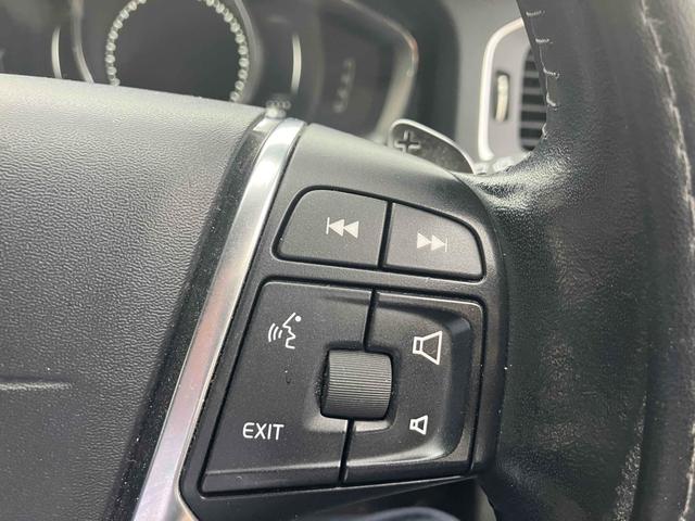 Ｖ６０ 　ＥＴＣ　バックカメラ　ナビ　ＴＶ　オートクルーズコントロール　アルミホイール　オートライト　ＨＩＤ　パワーシート　革シート　ＡＴ　盗難防止システム　ＡＢＳ　ＣＤ　ＵＳＢ　ミュージックプレイヤー接続可（9枚目）