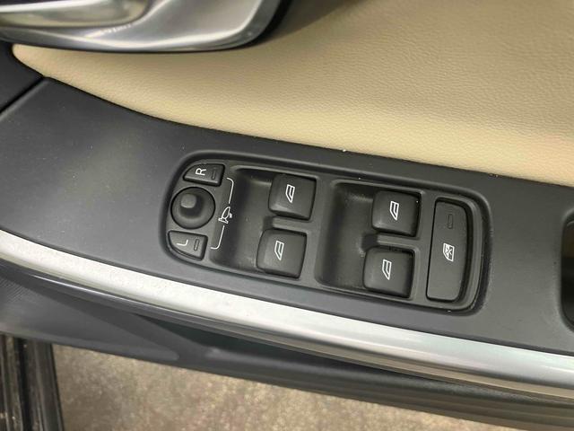 Ｖ６０ 　ＥＴＣ　バックカメラ　ナビ　ＴＶ　オートクルーズコントロール　アルミホイール　オートライト　ＨＩＤ　パワーシート　革シート　ＡＴ　盗難防止システム　ＡＢＳ　ＣＤ　ＵＳＢ　ミュージックプレイヤー接続可（11枚目）