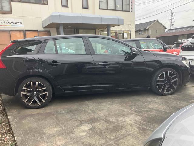 Ｖ６０ 　ＥＴＣ　バックカメラ　ナビ　ＴＶ　オートクルーズコントロール　アルミホイール　オートライト　ＨＩＤ　パワーシート　革シート　ＡＴ　盗難防止システム　ＡＢＳ　ＣＤ　ＵＳＢ　ミュージックプレイヤー接続可（13枚目）