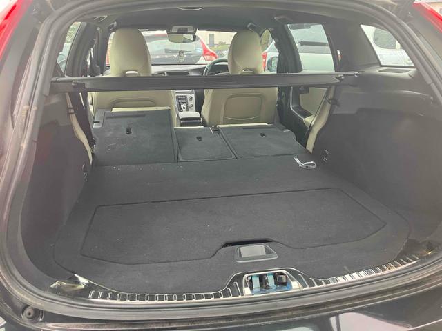 Ｖ６０ 　ＥＴＣ　バックカメラ　ナビ　ＴＶ　オートクルーズコントロール　アルミホイール　オートライト　ＨＩＤ　パワーシート　革シート　ＡＴ　盗難防止システム　ＡＢＳ　ＣＤ　ＵＳＢ　ミュージックプレイヤー接続可（19枚目）